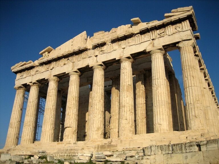 Parthenon Monumen Termegah