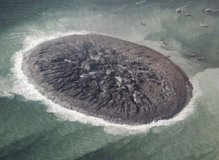 Misteri Pulau Bermeja